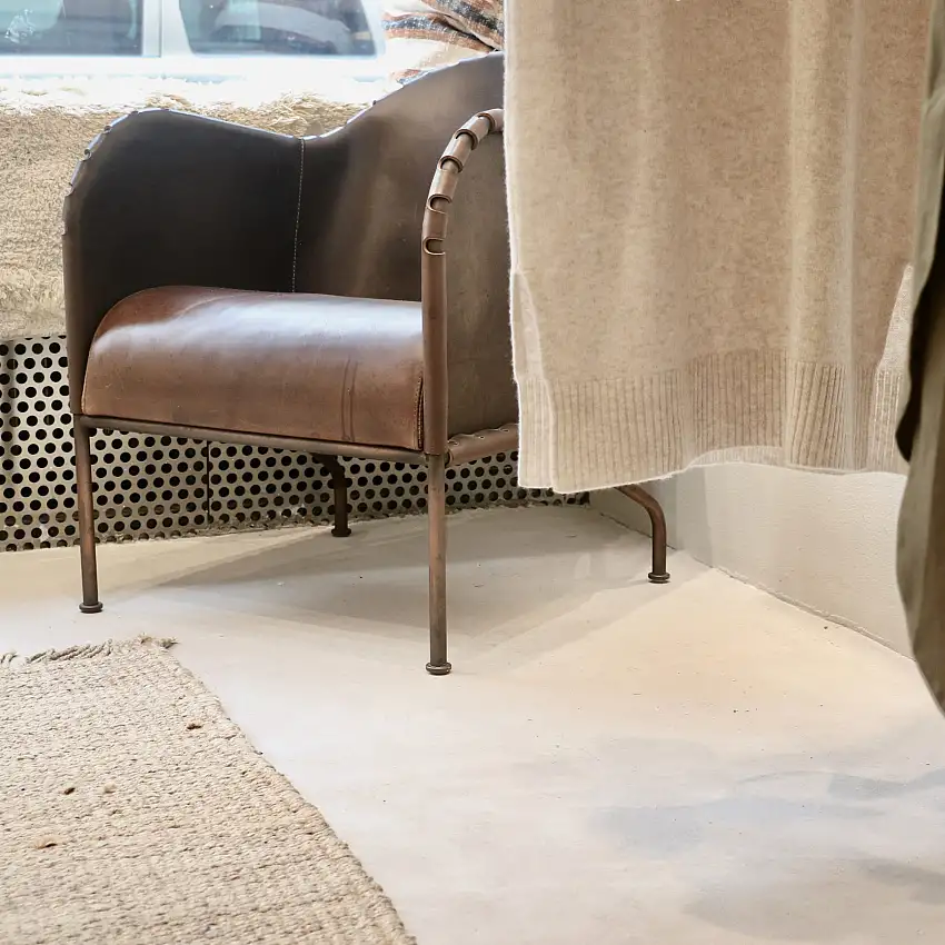 Microcement Design By CementFärdigblandad GolvFärg: Sandvit, För antal kvm: 7 m2